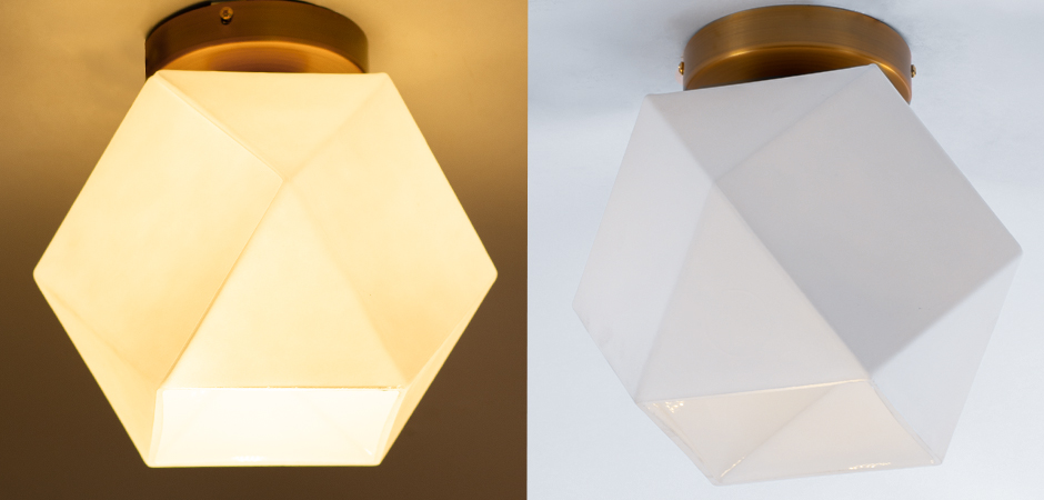 Потолочный светильник Sculptural Glass Faceted Flushm Milk Потолочный светильник Sculptural Glass Faceted Flushm Milk - Loft-Concept в Твери