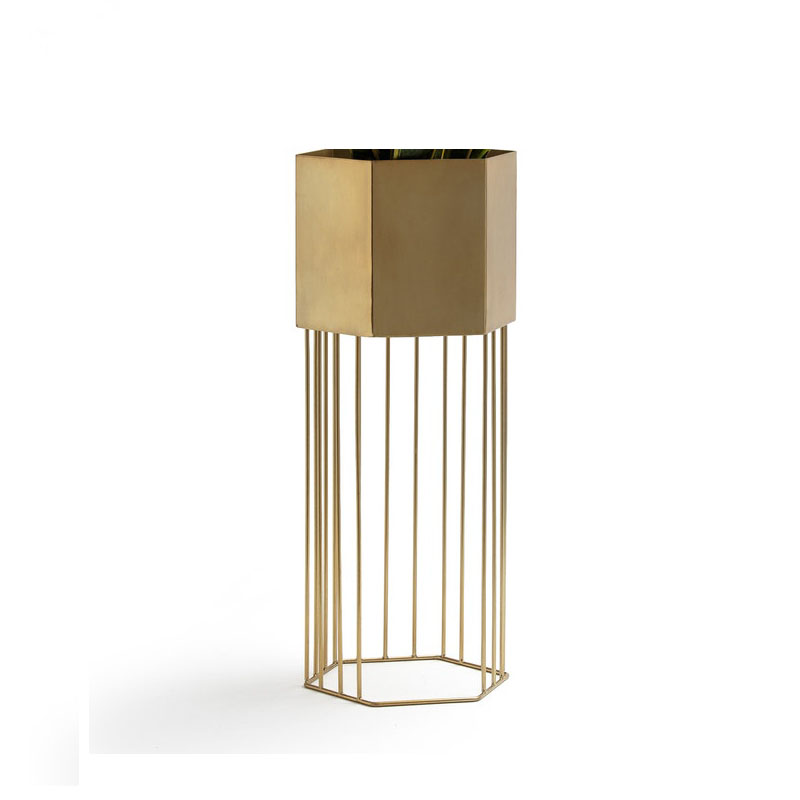 Ваза Vase On A Metal Stand Brass Латунь Ваза Vase On A Metal Stand Brass Латунь в Твери | Loft Concept