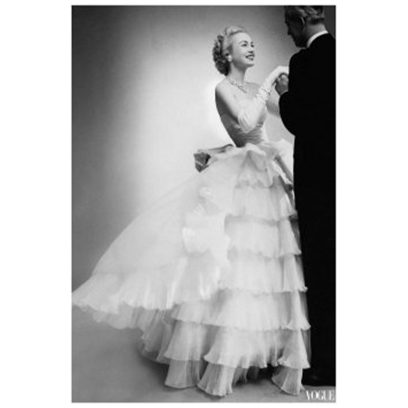 Постер Belle of the ball in Balenciaga Vogue 1951 Постер Belle of the ball in Balenciaga Vogue 1951 в Твери | Loft Concept