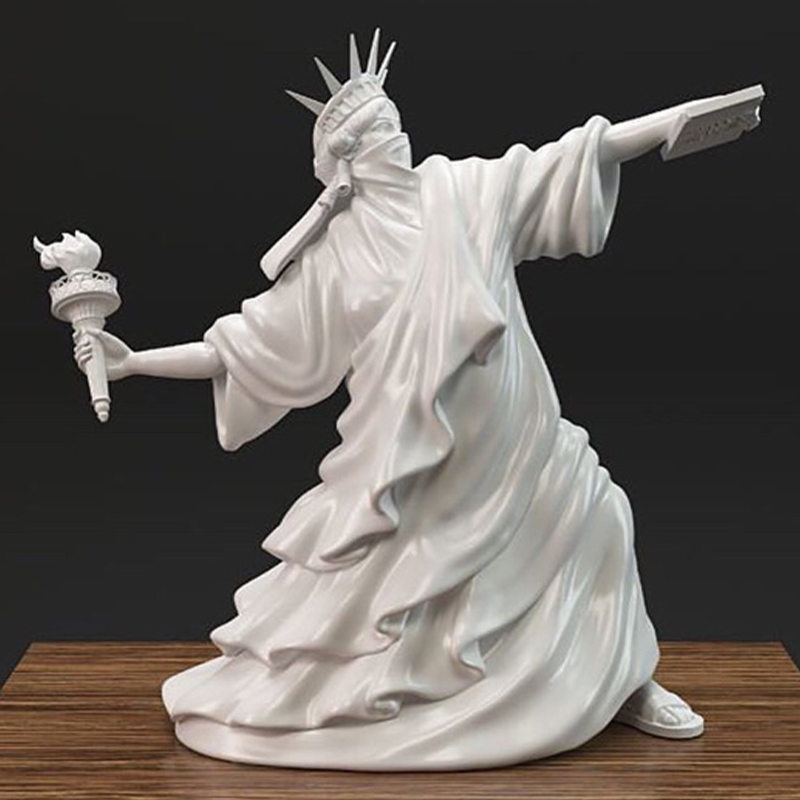 Статуэтка Freedom Riot White Белый Статуэтка Freedom Riot White Белый в Твери | Loft Concept