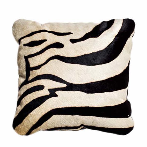 Подушка меховая Zebra Белый Черный Подушка меховая Zebra Белый Черный в Твери | Loft Concept