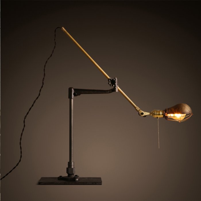 Настольный светильник Steampunk Extension Pole Table Латунь Черный Настольный светильник Steampunk Extension Pole Table Латунь Черный в Твери | Loft Concept
