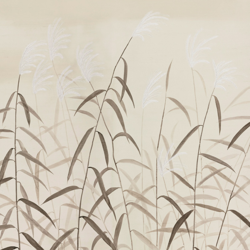 Обои ручная роспись Wild Grasses Original colourway on Bleached Silver slub silk with embroidery Обои ручная роспись Wild Grasses Original colourway on Bleached Silver slub silk with embroidery в Твери | Loft Concept