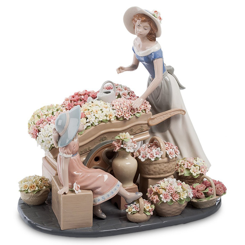 Статуэтка фарфоровая Девушка и маленькая девочка с цветами Charming Statuette Белый Розовый Серо-голубой Зеленый Бежевый Серый в Твери | Loft Concept 