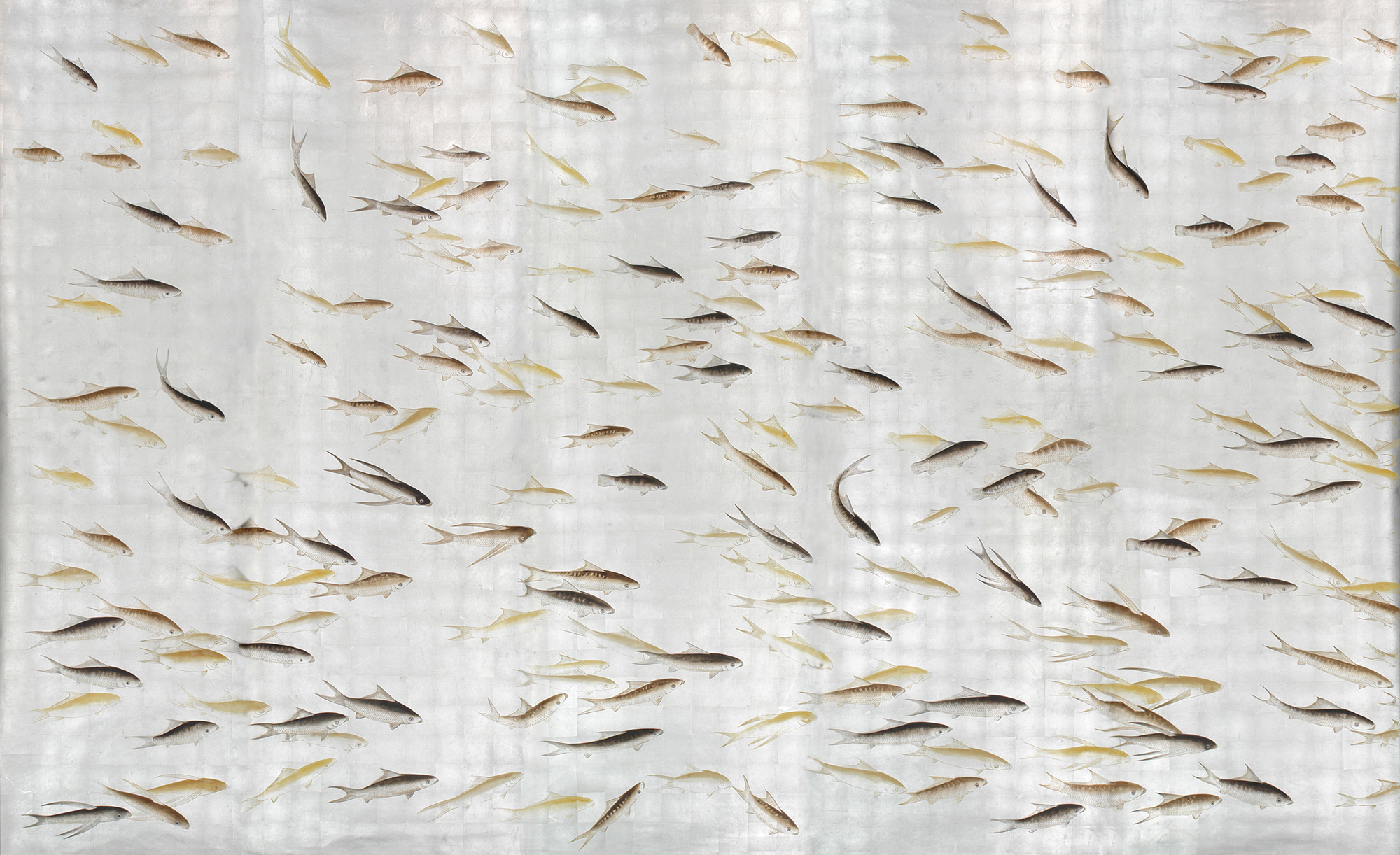 Обои ручная роспись Fishes Amber on Real Silver gilded silk Обои ручная роспись Fishes Amber on Real Silver gilded silk - постер Loft-Concept в Твери