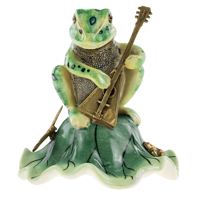 Статуэтка Frog and Balalaika Зеленый Золотой Статуэтка Frog and Balalaika Зеленый Золотой в Твери | Loft Concept