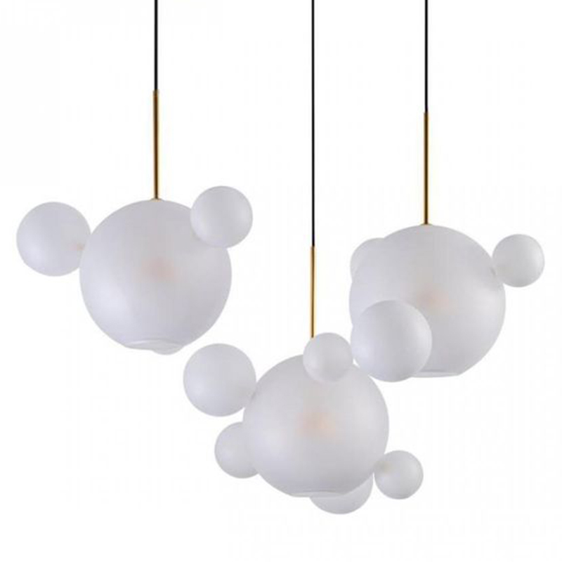 Светодиодный светильник Giopato & Coombes Bubble Chandelier Linear матовое белое стекло 3 плафона Белый Золотой Светодиодный светильник Giopato & Coombes Bubble Chandelier Linear матовое белое стекло 3 плафона Белый Золотой в Твери | Loft Concept