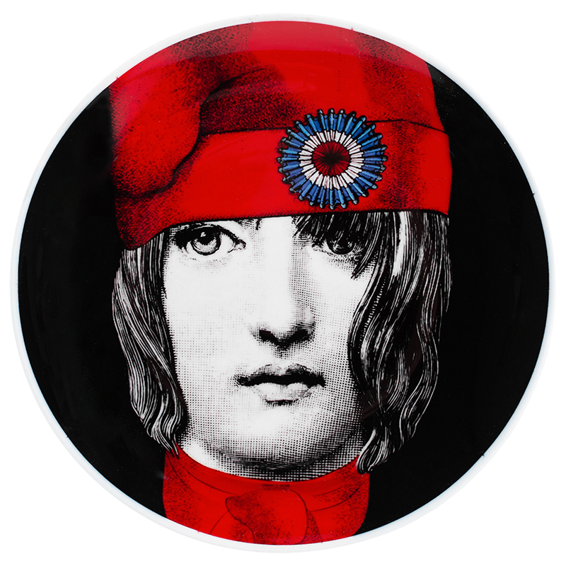 Декоративная тарелка Fornasetti Черный Красный Синий Декоративная тарелка Fornasetti Черный Красный Синий в Твери | Loft Concept