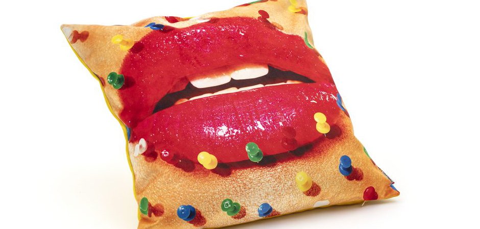 Подушка Seletti Cushion Mouth with pins Design: Toiletpaper Подушка Seletti Cushion Mouth with pins Design: Toiletpaper - Loft-Concept в Твери