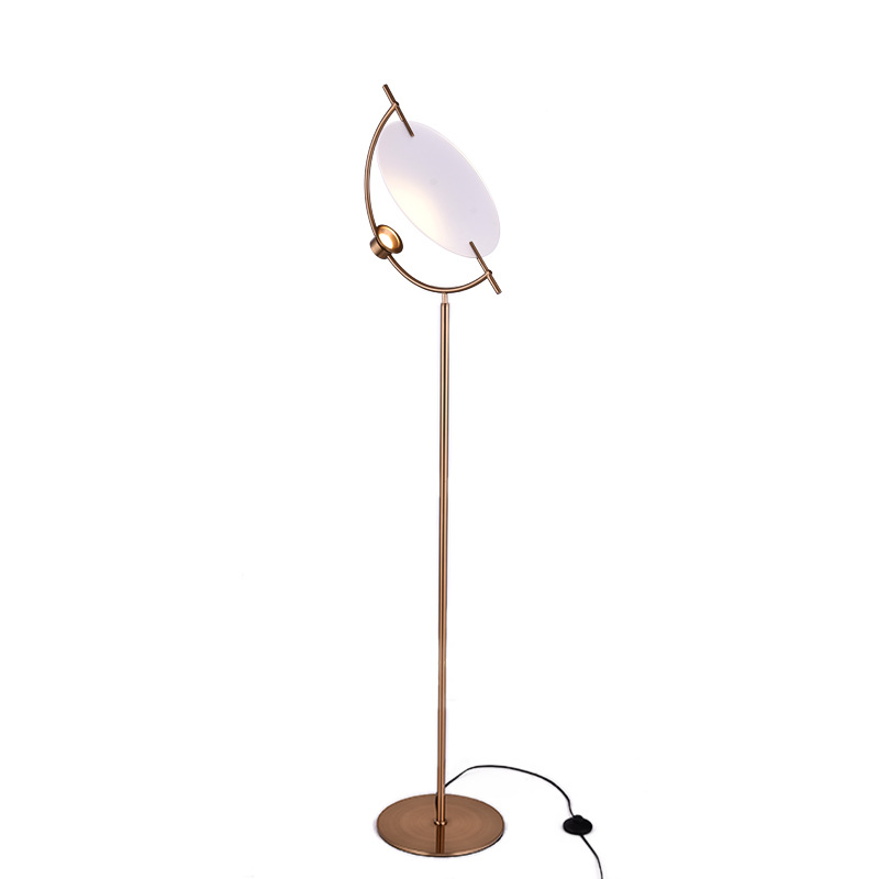Торшер Gaspar Floor lamp Белый Золотой Торшер Gaspar Floor lamp Белый Золотой в Твери | Loft Concept