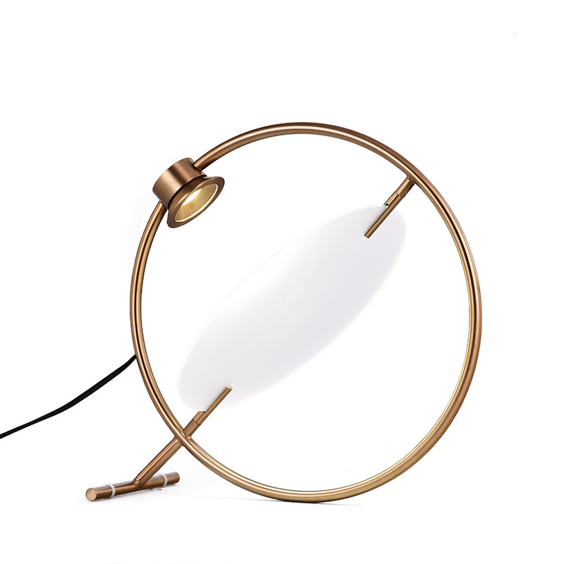 Настольная лампа Gaspar Table Lamp Золотой Белый Настольная лампа Gaspar Table Lamp Золотой Белый в Твери | Loft Concept