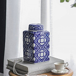 Ваза прямоугольной формы с крышкой и геометрическим узором в сине-белых цветах Blue & White Ornament  варинант исполнения - 6 | Loft Concept в Твери