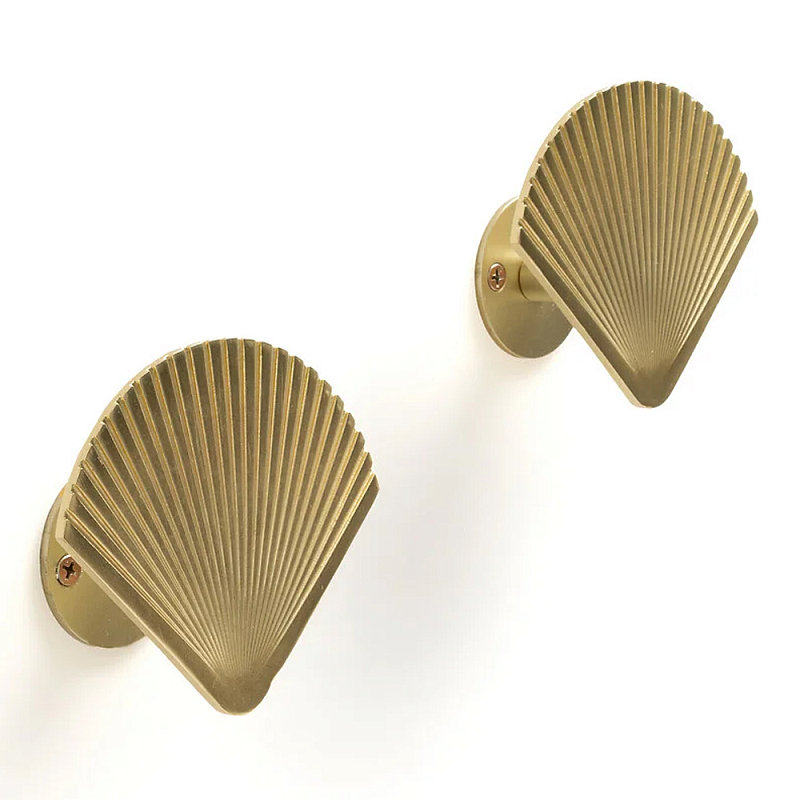Комплект из 2-х настенных крючков из металла Shell Wall Hooks Латунь Комплект из 2-х настенных крючков из металла Shell Wall Hooks Латунь в Твери | Loft Concept