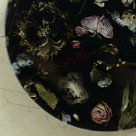 Круглый поднос из эпоксидной смолы с цветами черный Epoxy Resin Flowers Tray Black варинант исполнения - 4 | Loft Concept в Твери