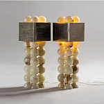 Настольная лампа с основанием из 24 выточенных сферических камней Through Stone варинант исполнения - 2 | Loft Concept в Твери