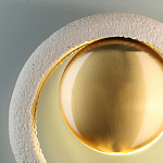 Бра с бежевым текстурным кольцом и латунным шаром в центре Tactile  варинант исполнения - 6 | Loft Concept в Твери