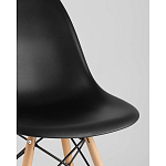 Пластиковый стул на ножках из массива бука Eames Black варинант исполнения - 2 | Loft Concept в Твери