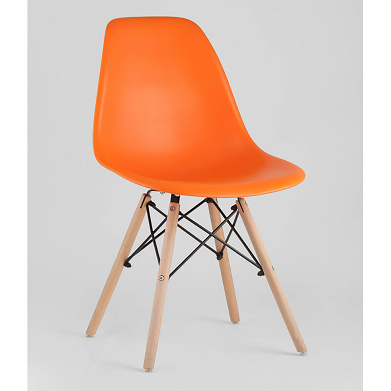 Пластиковый стул на ножках из массива бука Eames Orange Оранжевый Древесина в Твери | Loft Concept 
