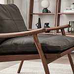 Кресло c каркасом из массива дерева и мягкой кожаной обивкой Walnut Armchair варинант исполнения - 6 | Loft Concept в Твери