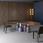 Обеденный стол деревянный с разноцветными фигурными ножками Cop варинант исполнения - 2 | Loft Concept в Твери