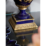 Подсвечник из темно-синего фарфора с бронзовыми элементами и цветами Eden Garden варинант исполнения - 6 | Loft Concept в Твери