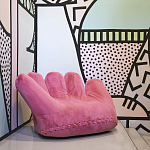 Дизайнерское плюшевое розовое кресло в форме руки Poltronova Joe Plush Taffy Pink Armchair варинант исполнения - 2 | Loft Concept в Твери