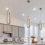 Подвесной светильник золотого цвета с двумя вытянутыми овальными рамками в форме скрепки Eurofase варинант исполнения - 8 | Loft Concept в Твери