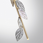 Подвесной светильник с золотистой вертикальной трубкой и декоративными прозрачными листьями из стекла Sylva  варинант исполнения - 8 | Loft Concept в Твери