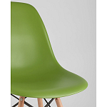 Пластиковый стул на ножках из массива бука Eames Green варинант исполнения - 2 | Loft Concept в Твери
