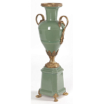 Ваза зеленого цвета из фарфора на высокой подставке с бронзовыми ручками Eden Garden porcelain and bronze варинант исполнения - 2 | Loft Concept в Твери