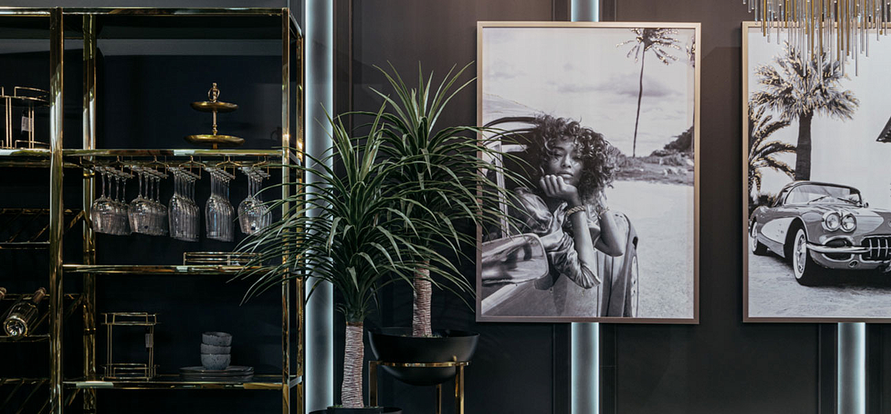 Холст Tropical auto vibe with a girl Холст Tropical auto vibe with a girl - Loft-Concept в Твери