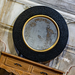 Зеркало в черной фактурной раме с золотым кантом Summon the Light варинант исполнения - 5 | Loft Concept в Твери