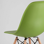 Пластиковый стул на ножках из массива бука Eames Green варинант исполнения - 3 | Loft Concept в Твери