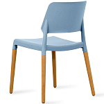 Пластиковый стул на ножках из массива бука Ferret Blue варинант исполнения - 7 | Loft Concept в Твери