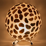 Настольная лампа из перламутра на металлическом каркасе Indonesian Circle варинант исполнения - 4 | Loft Concept в Твери