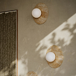 Бра в виде диска с плафоном из матового белого стекла Marble Glow варинант исполнения - 4 | Loft Concept в Твери