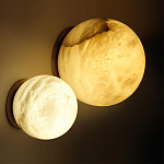 Настенно-потолочный светильник с плафоном в форме шара из алебастра Cryptocrystalline Stone варинант исполнения - 2 | Loft Concept в Твери