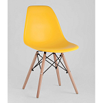 Пластиковый стул на ножках из массива бука Eames Yellow варинант исполнения - 1 | Loft Concept в Твери