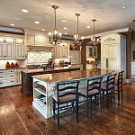 Люстра с подвесками из прозрачного стекла на кованом каркасе бронзового цвета в классическом стиле Quoizel варинант исполнения - 15 | Loft Concept в Твери