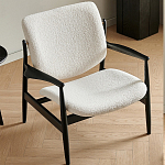 Кресло с каркасом и ножками из древесины и мягкими сиденьем и спинкой Venice варинант исполнения - 5 | Loft Concept в Твери