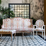 Трехместный диван из массива бука бежевый с растительным орнаментом Raffael Renaissance Beige Sofa варинант исполнения - 9 | Loft Concept в Твери