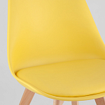 Стул с основой из пластика и мягким сиденьем Arvika Yellow варинант исполнения - 7 | Loft Concept в Твери