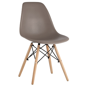 Пластиковый стул на ножках из массива бука Eames Cappuccino