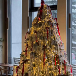 Комплект Новогодней Елки вместе с серебряной мишурой и красными лентами варинант исполнения - 2 | Loft Concept в Твери