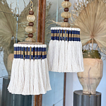 Подвесной светильник с подвесом из деревянных бусин и абажуром из кисточек Аmbiance варинант исполнения - 2 | Loft Concept в Твери