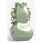 Ваза зеленого цвета из фарфора с бронзовыми ручками в виде драконов и рельефным цветочным декором Eden Garden porcelain and bronze варинант исполнения - 4 | Loft Concept в Твери