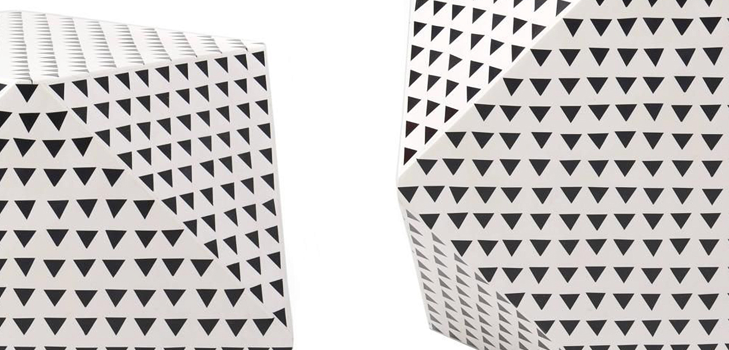 Triangular Black and White Geometric side table Triangular Black and White Geometric side table - Loft-Concept в Твери