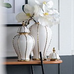 Ваза с золотыми полосами на белом фоне Chinoiserie Ceramics варинант исполнения - 2 | Loft Concept в Твери