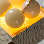 Настольная лампа с основанием из 24 выточенных сферических камней Through Stone варинант исполнения - 5 | Loft Concept в Твери