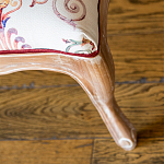 Банкетка из массива бука бежевая с растительным орнаментом Raffael Beige Floral Banquette варинант исполнения - 3 | Loft Concept в Твери